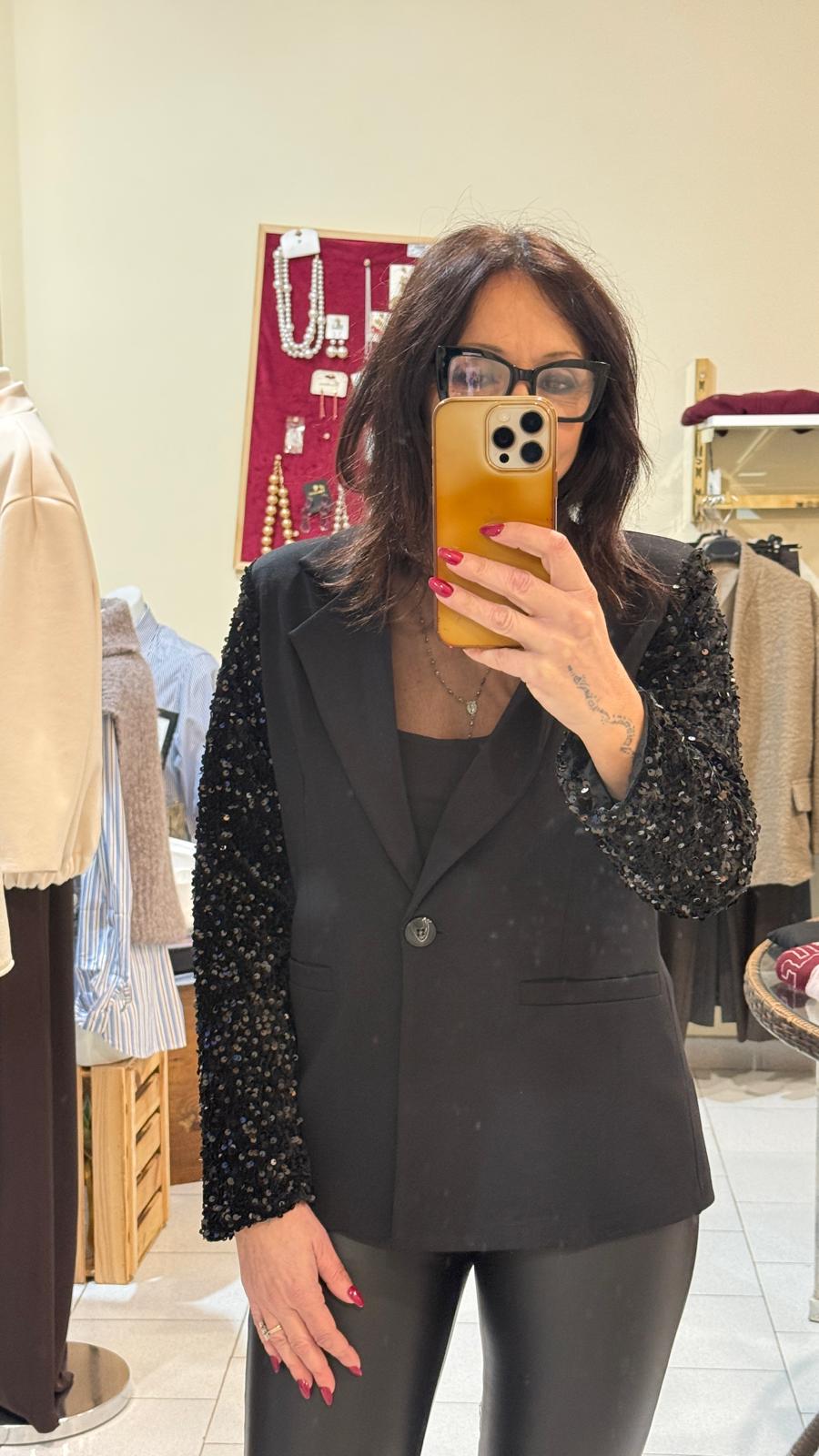 Giacca con maniche in paillettes
